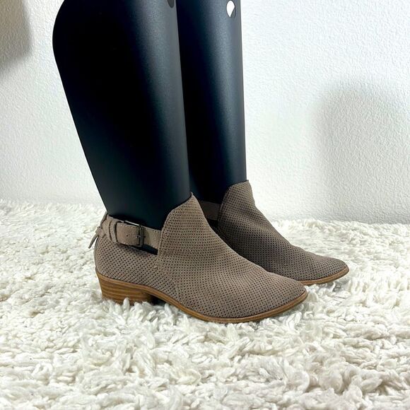 Dolce Vita Shoes - Dolce Vita Perforated Suede Ankle Bootie Buckle Stacked Heel Size 6